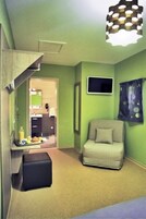 Superior Double or Twin Room | Living area | 70-cm flat-screen TV with digital channels