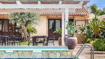 Outdoor pool, pool umbrellas, pool loungers