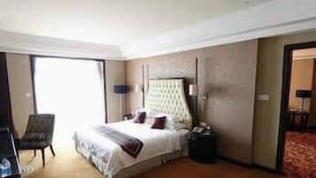 Minibar, in-room safe, iron/ironing board, alarm clocks