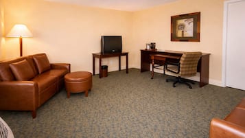 Suite | Living area | 32-inch LCD TV with cable channels, TV