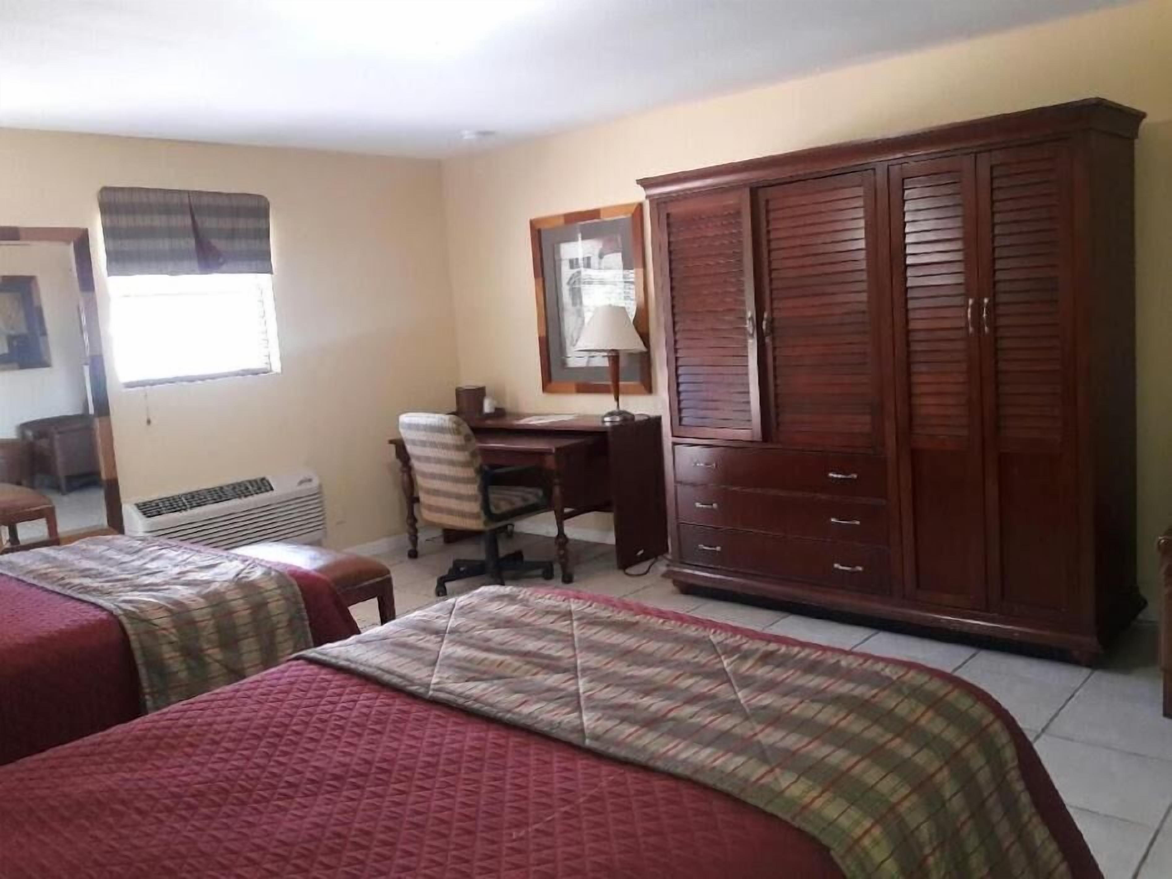 Skrivebord, gratis Wi-Fi, sengetøj