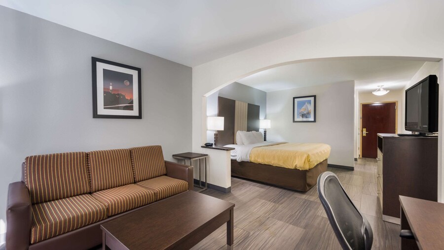 Quality Inn & Suites Huntsville Research Park Area