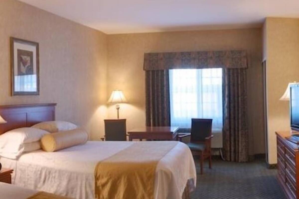 Pillow-top beds, desk, iron/ironing board, free WiFi