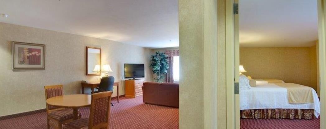 Surmatelas, bureau, fer et planche à repasser, Wi-Fi gratuit