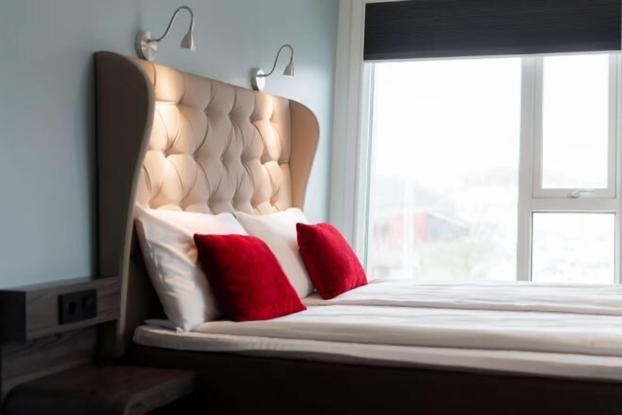 Surmatelas, coffres-forts dans les chambres, bureau