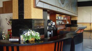 Cafetera i tetera i tovallons de paper