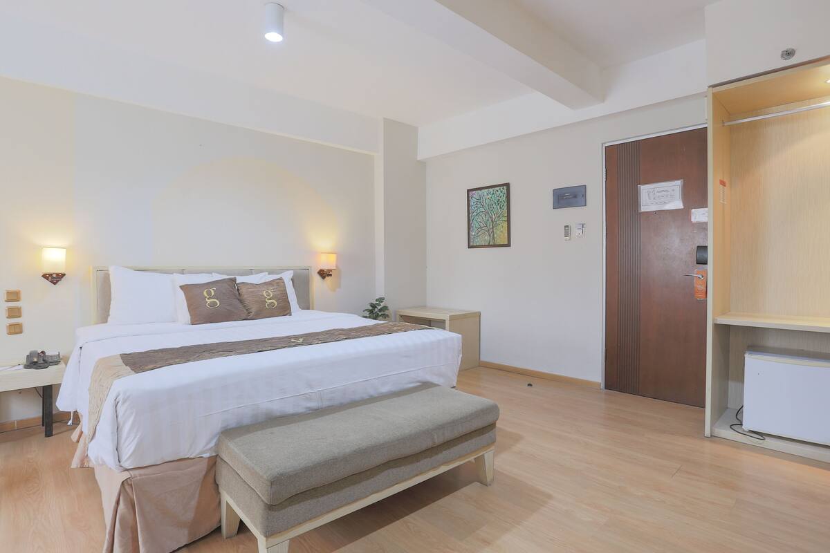 1 bedroom, minibar, desk, laptop workspace