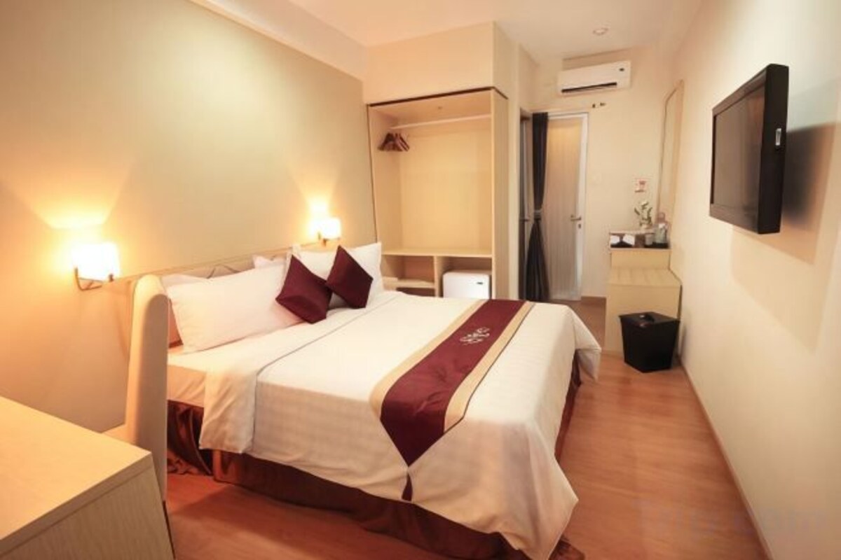 1 bedroom, minibar, desk, laptop workspace