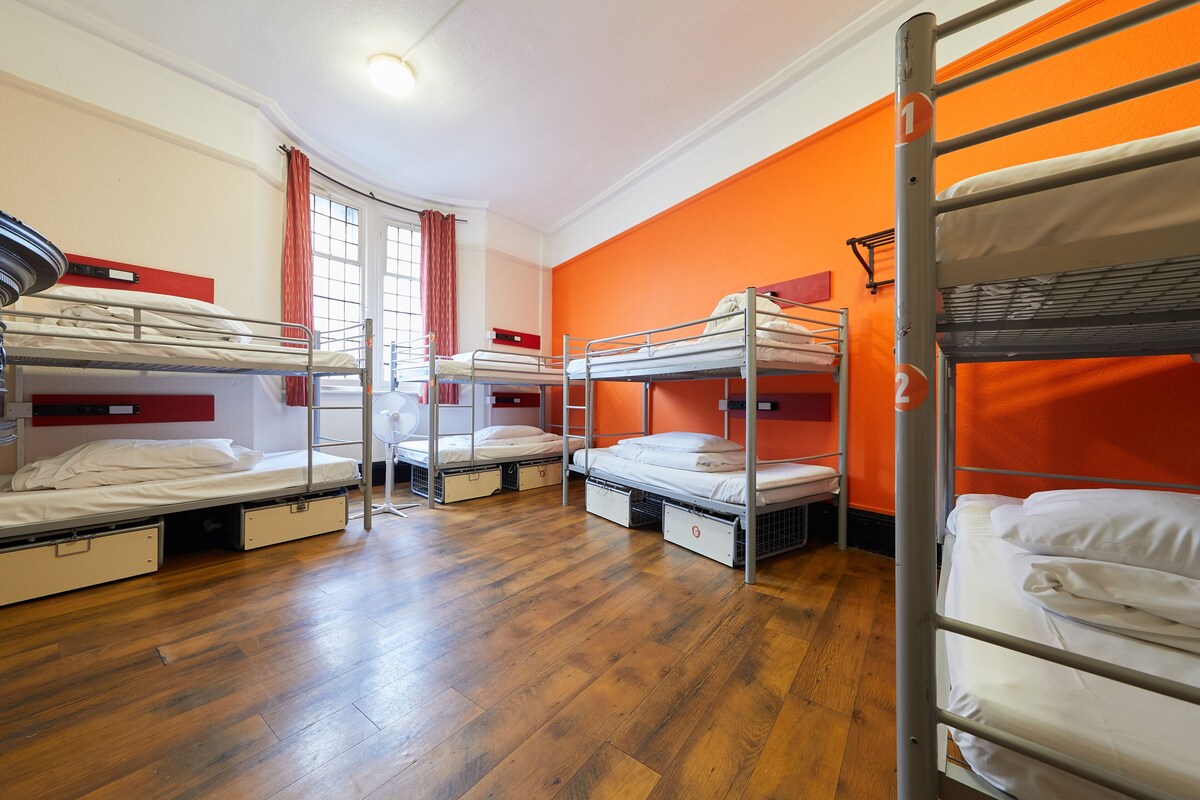 WiFi (free), bed sheets