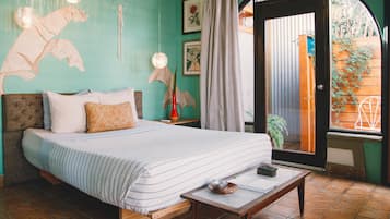 Phòng Superior, 1 giường cỡ queen, hiên | Bộ đồ giường kháng dị ứng, két bảo mật tại phòng, trang trí khác biệt