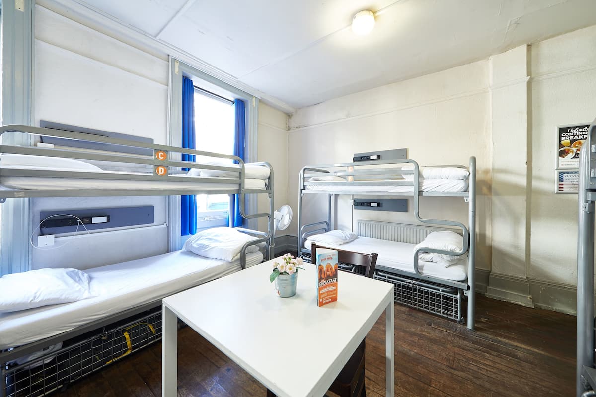 Bed in 8 Bed Dorm with Shared Bathroom | Kameruitzicht