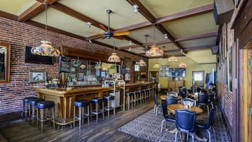 Det finns lunch och middag