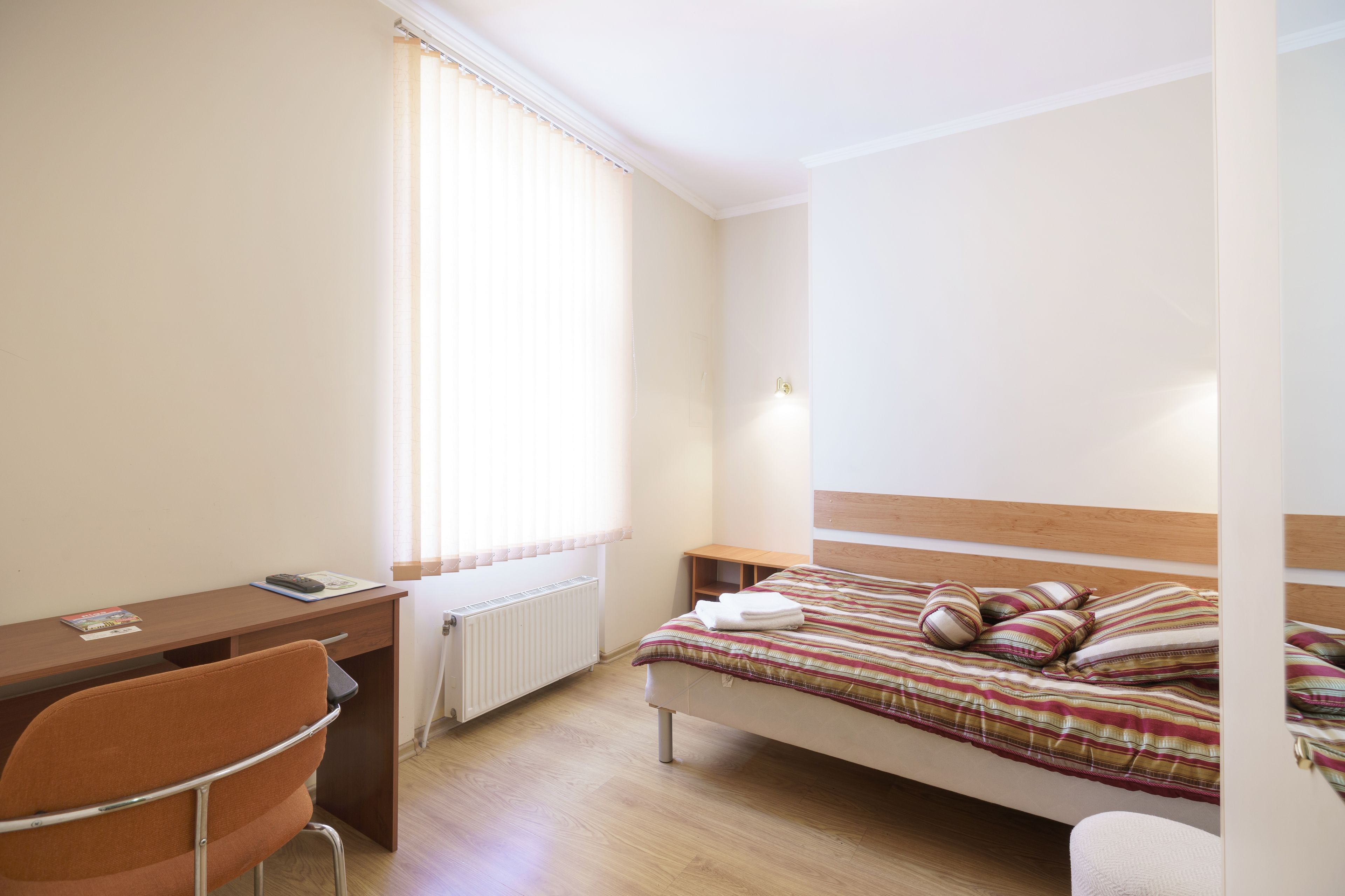 Standard-Einzelzimmer | Bügeleisen/Bügelbrett, kostenloses WLAN, Bettwäsche