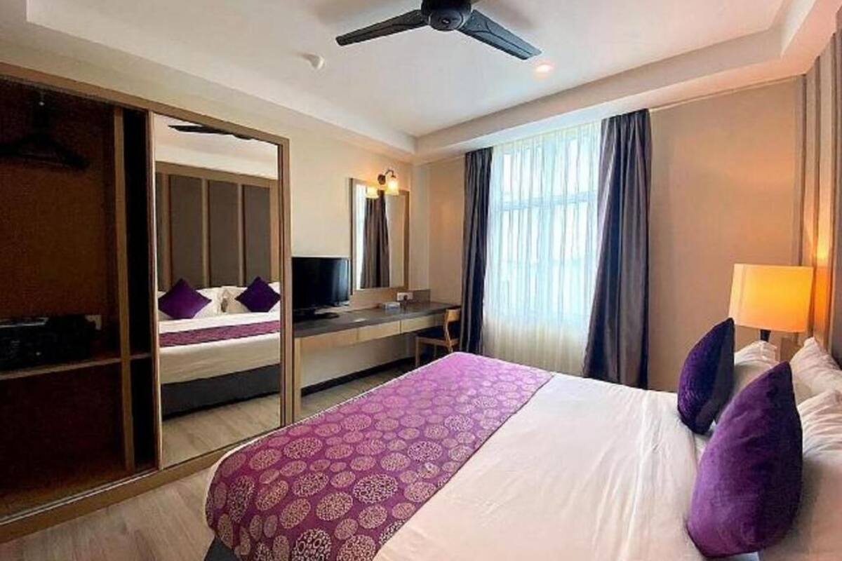 Minibar, safe på rommet, skrivebord og wi-fi (inkludert)