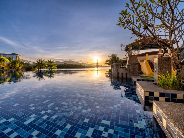 2 outdoor pools - Dayang Bay Resort Langkawi (Langkawi)