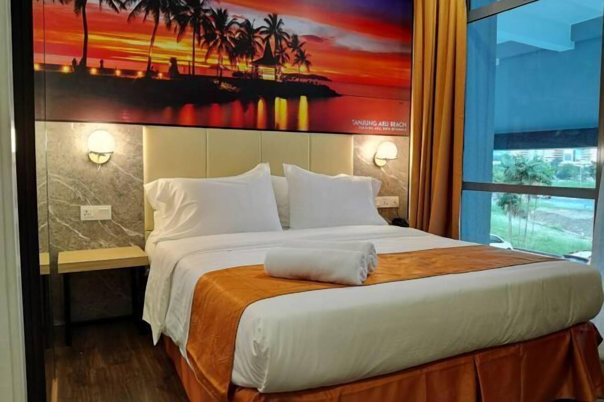 Premium bedding, minibar, in-room safe, desk