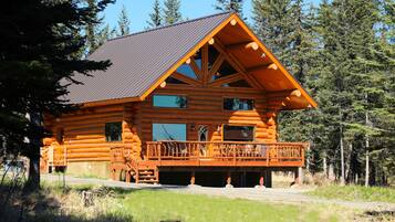 Family Cabin | Individually decorated, individually furnished, desk, soundproofing