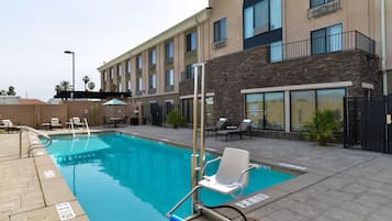 Piscine extérieure