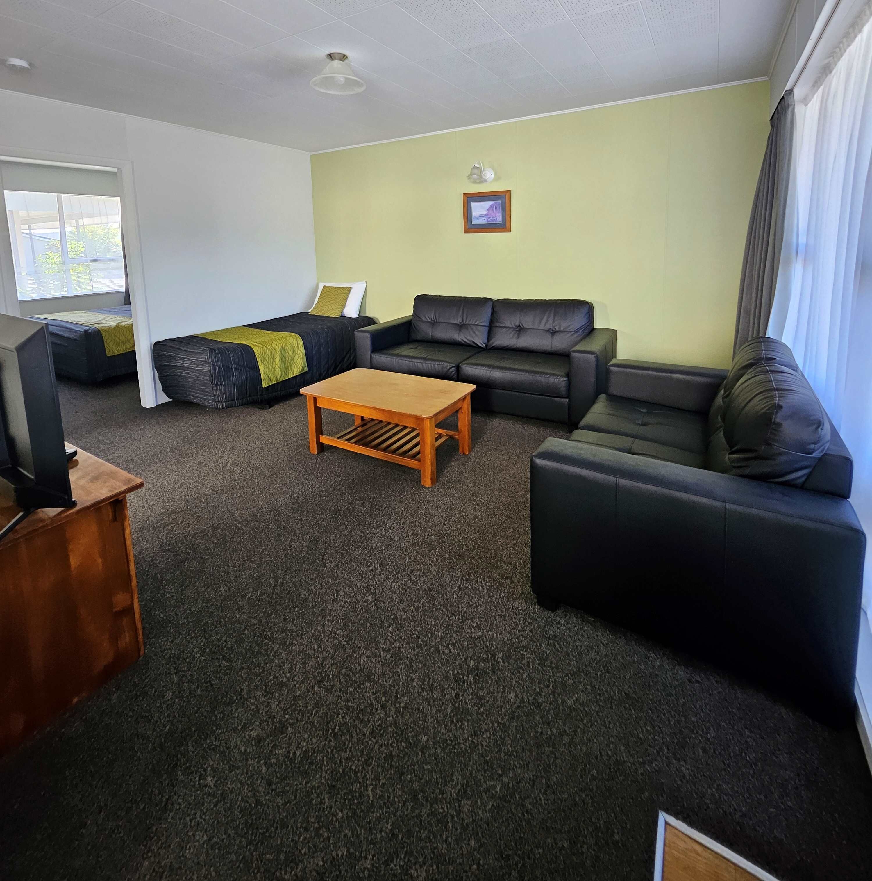 Family Unit | Blackout drapes, iron/ironing board, free WiFi, bed sheets