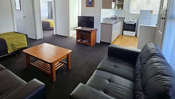 Two-bedroom unit – 2 Kings | Blackout drapes, iron/ironing board, free WiFi, bed sheets