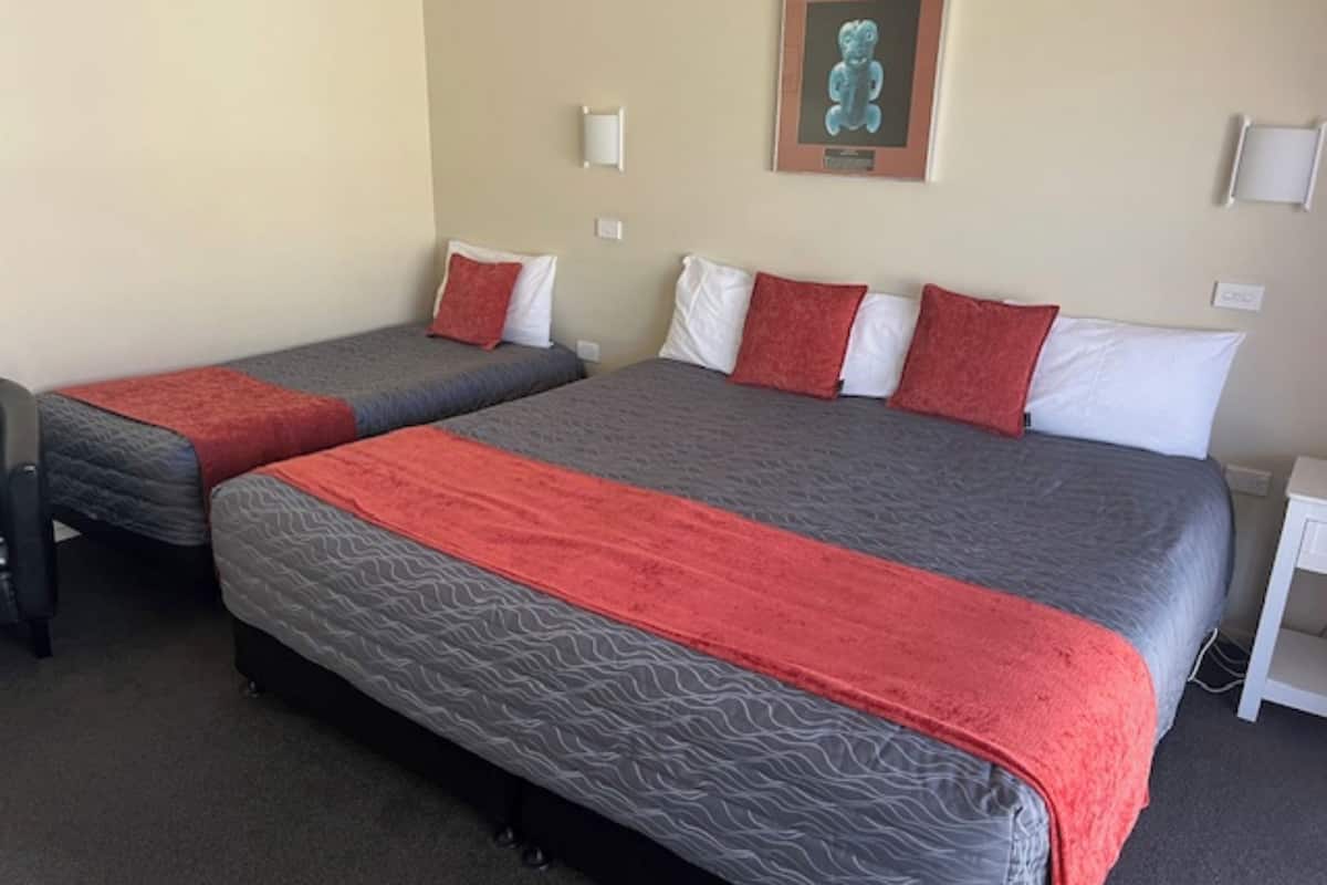 Suite ejecutiva | 2 habitaciones, cortinas blackout y tabla de planchar con plancha