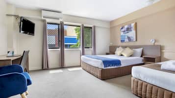 Triple Metro | Desk, blackout curtains, iron/ironing board, free WiFi