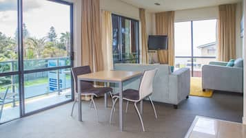 Waves Seaview Suite | Living room | Smart TV, Netflix, streaming services