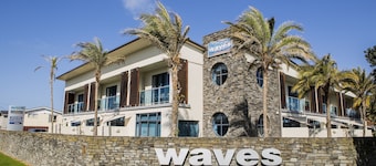 Waves Motel