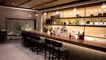Bar (trong khuôn viên)