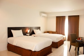 Junior Suite | Minibar, desk, free WiFi, bed sheets