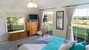 Private Suite, Mountain View | Egyptian cotton sheets, premium bedding, individually decorated