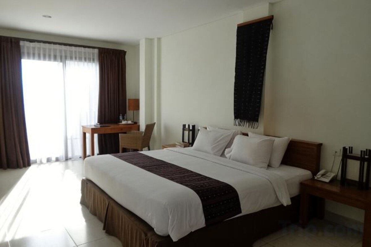 Deluxe Double or Twin Room-Free Return Airport Transfer