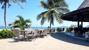 Breakfast, lunch and dinner served - Luwansa Beach Resort (Labuan Bajo)