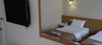 Üstün Otel Alsancak