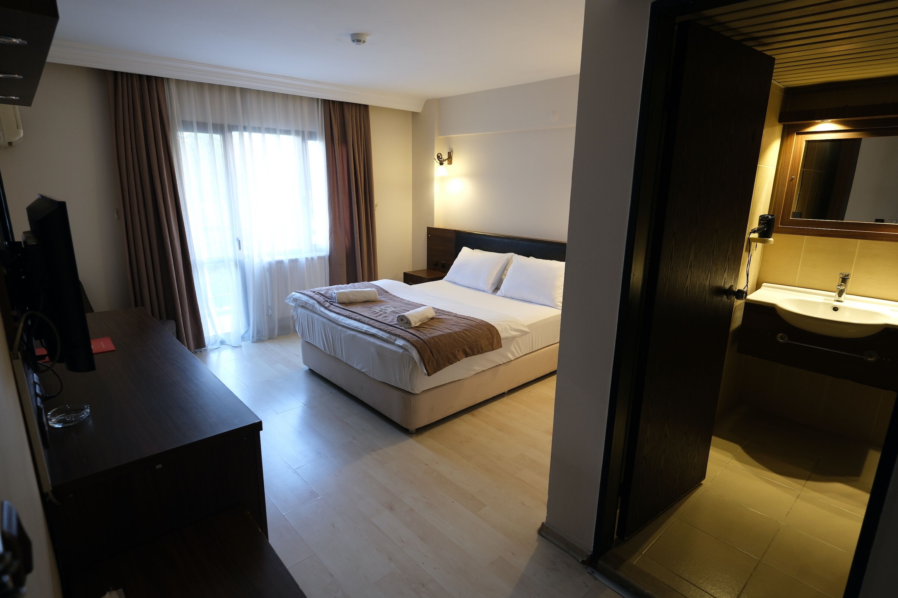 Standard Room | Premium bedding, minibar, free WiFi, bed sheets