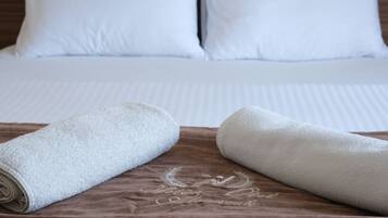 Standard Triple Room | Premium bedding, minibar, free WiFi, bed sheets