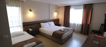 Üstün Otel Alsancak