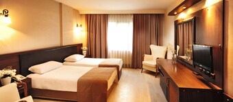 Üstün Otel Alsancak