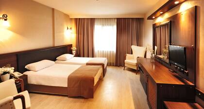 Üstün Otel Alsancak