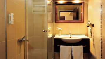 Ropa de cama de alta calidad, minibar, wifi gratis y ropa de cama