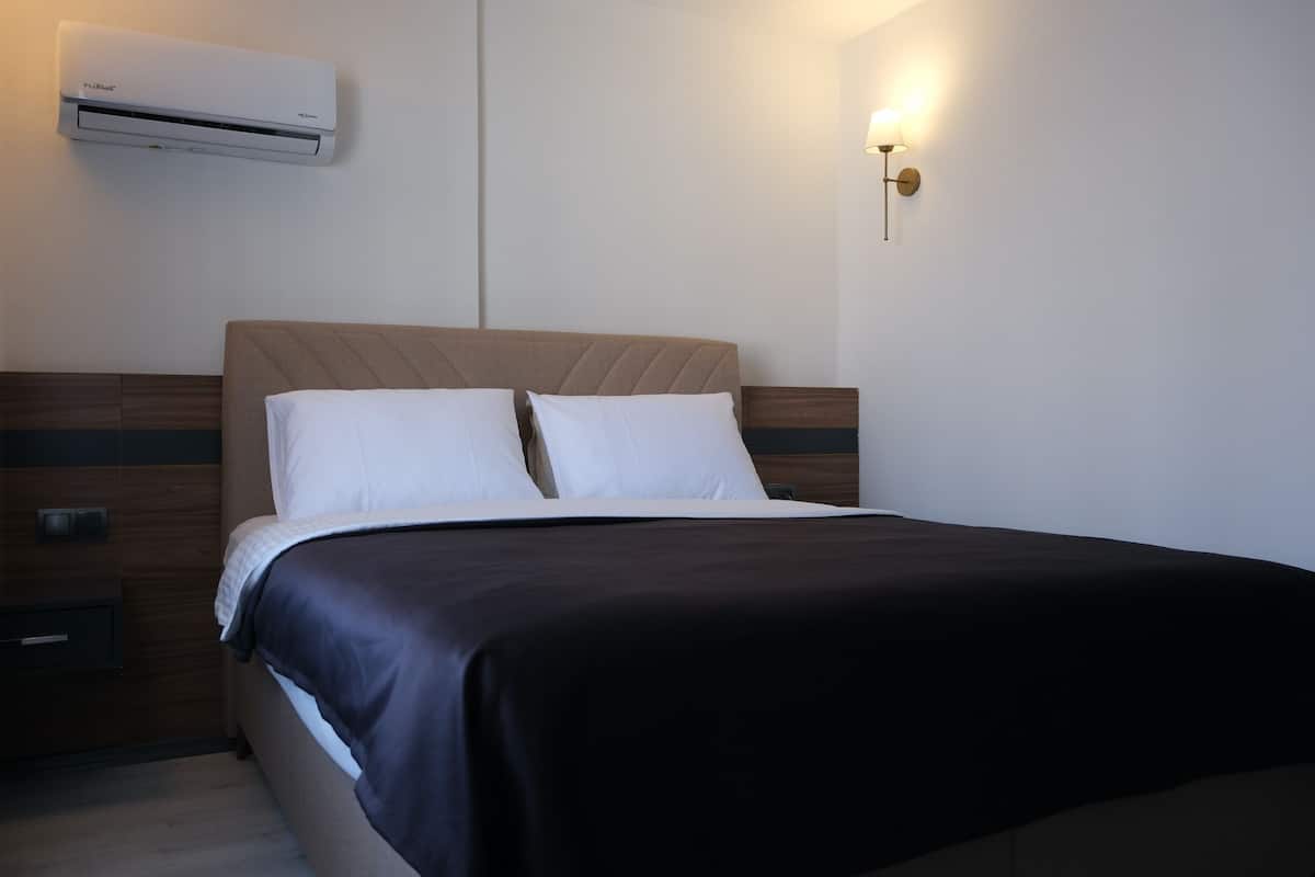 Rom – comfort, 1 dobbeltseng | Sengetøy av topp kvalitet, minibar, wi-fi (inkludert) og sengetøy