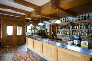 Bar (on property) - Hotel de Frònz (Soraga)
