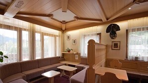 Lobby-Lounge