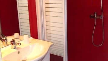 Habitación con 2 camas individuales | Baño | Toallas