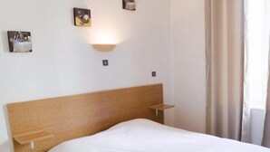 Twin Room | Desk, WiFi (free) - Hôtel Les Colombes (Verdun)