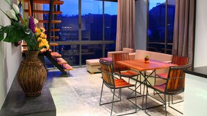 Two Bedrooms Penthouse Duplex Suite | Vue de la chambre