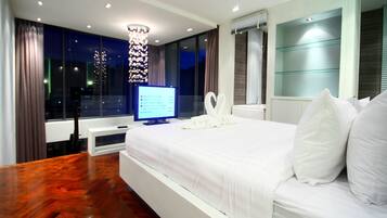 Two Bedrooms Penthouse Duplex Suite | In-room safe, desk, blackout curtains, free cots/infant beds