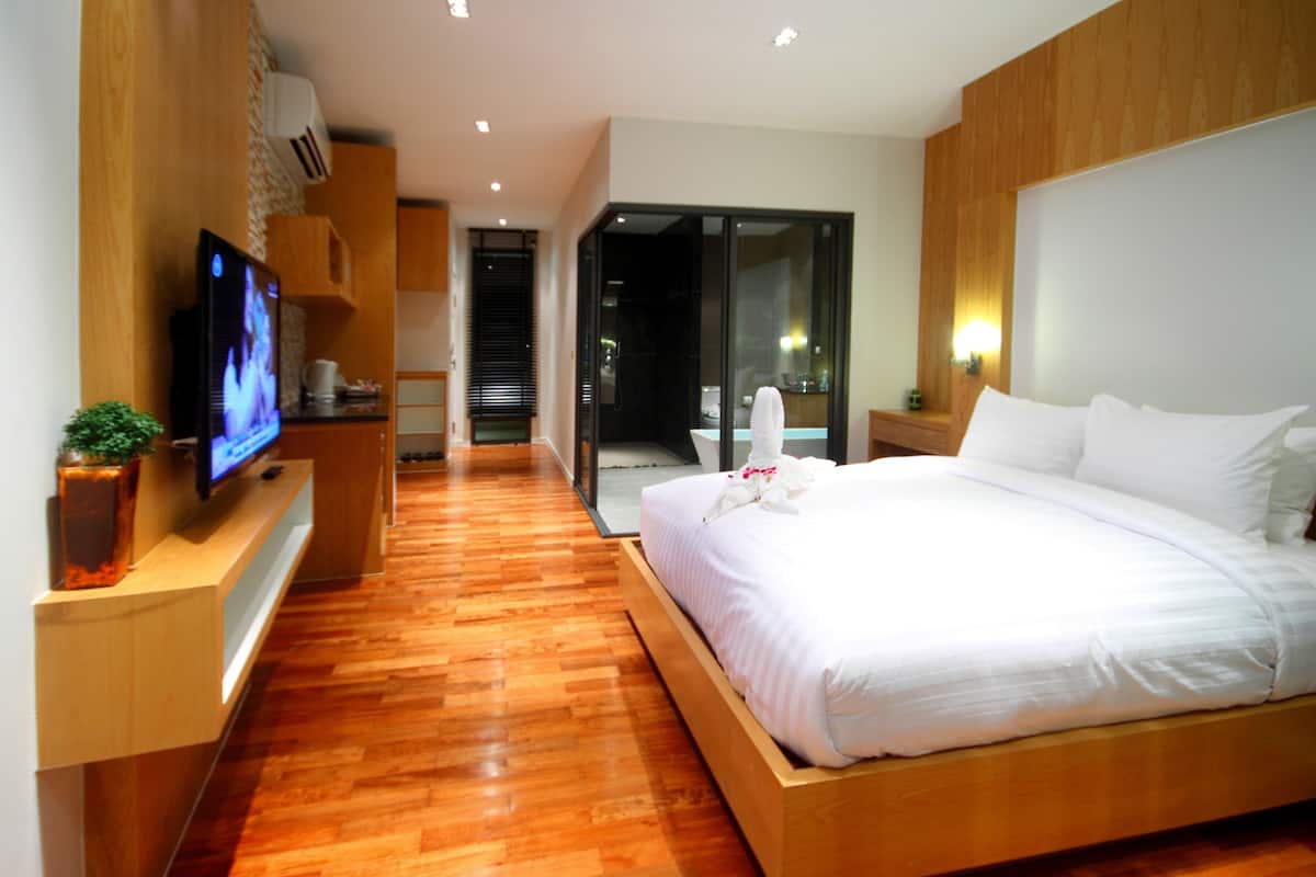 Studio | Zimmersafe, Schreibtisch, Verdunkelungsvorhänge, kostenlose Babybetten