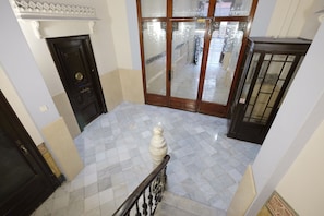 Interior entrance - Lenin Hostel Barcelona (Barcelona)