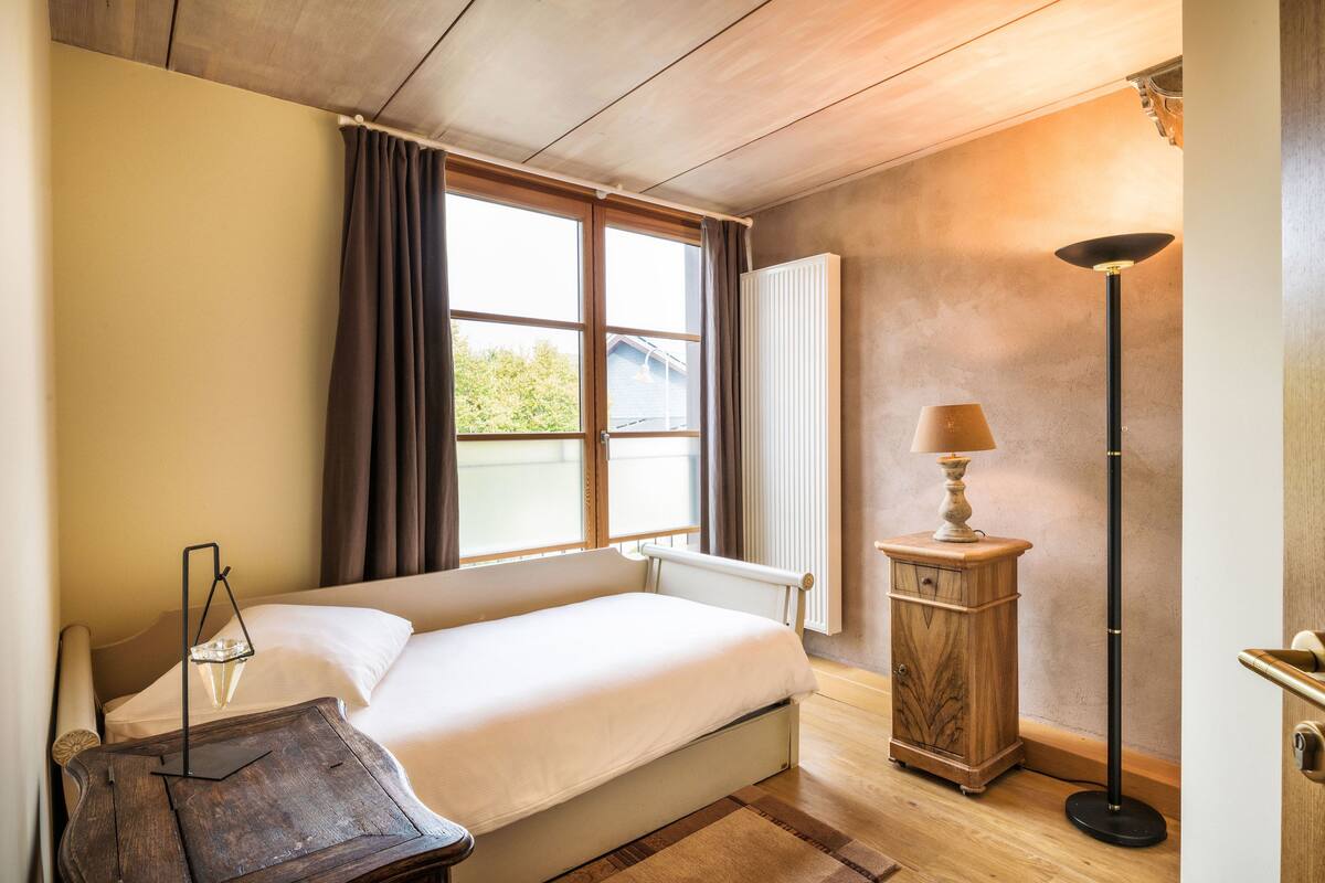 Minibar, free WiFi